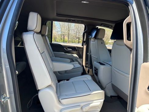 New 2026 GMC Yukon XL Denali w/ Denali Reserve Package image 50