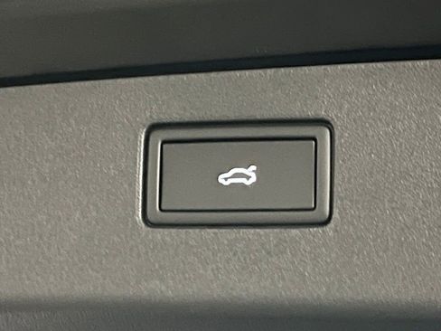 New 2026 Volkswagen Tiguan SE image 39