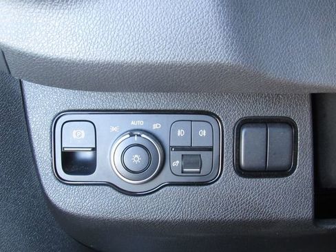 Used 2022 Mercedes-Benz Sprinter 2500 image 33