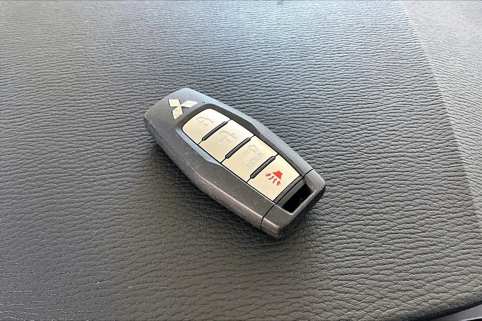 Used 2024 Mitsubishi Outlander SE AWD/4WD image 32