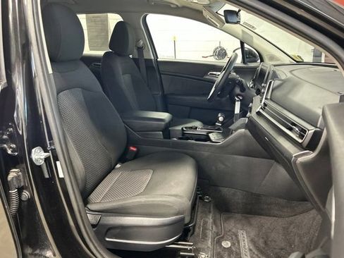 Used 2023 Kia Sportage LX FWD image 12