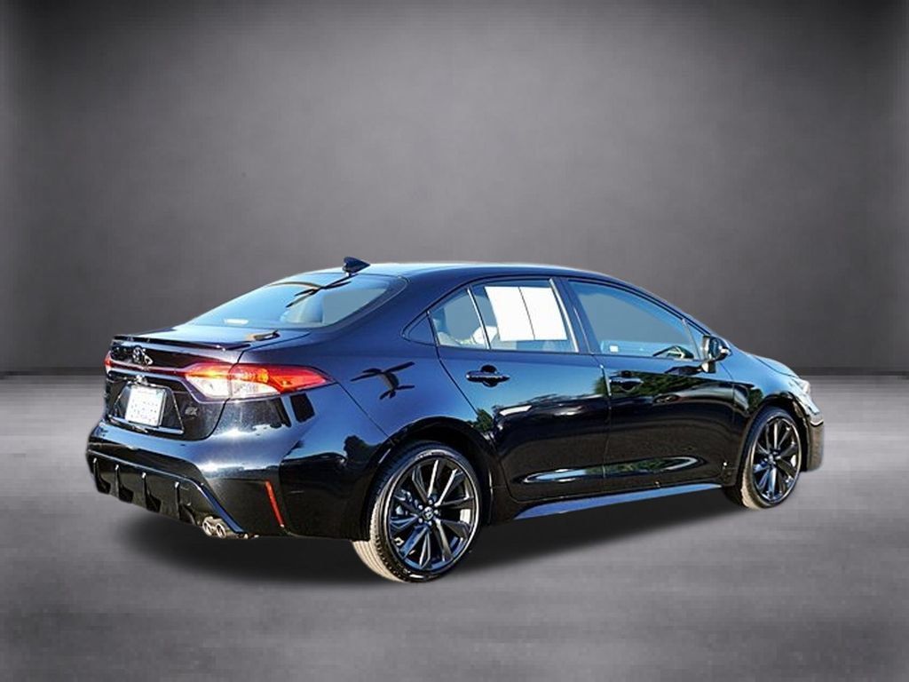 Used 2026 Toyota Corolla SE w/ SE Package FWD image 4
