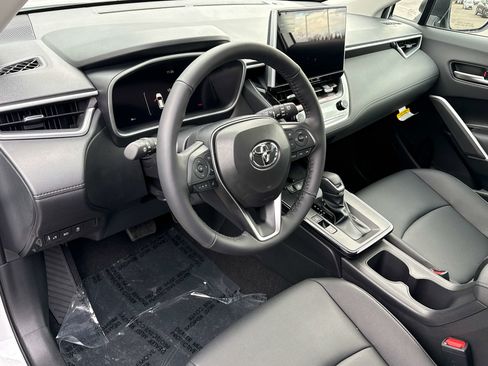 Used 2026 Toyota Corolla Cross XLE w/ Convenience Package image 10