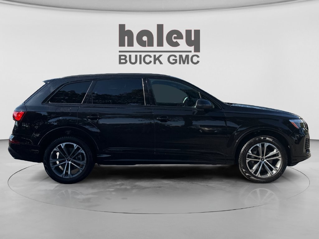 Used 2025 Audi Q7 2.0T Premium w/ Convenience Plus Package AWD/4WD image 6