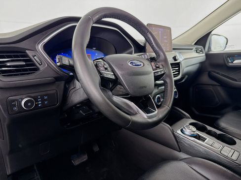 Used 2022 Ford Escape Titanium image 22