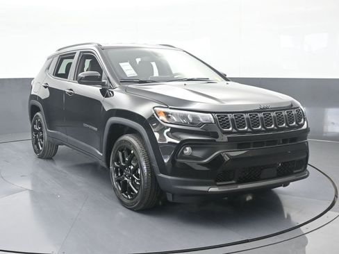 New 2026 Jeep Compass Latitude image 9
