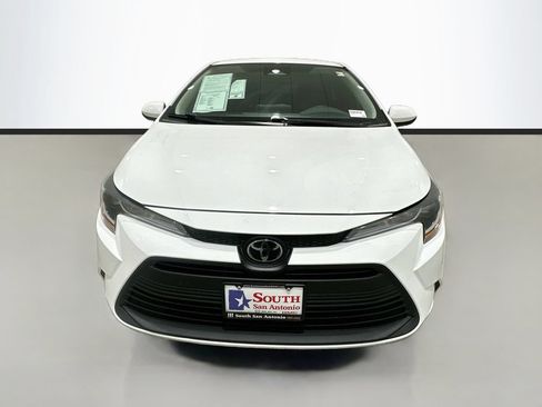 Used 2024 Toyota Corolla LE FWD image 2