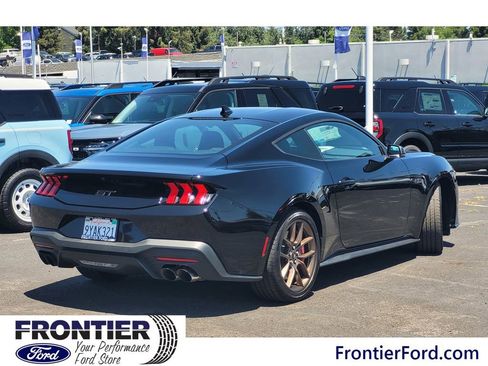 Used 2026 Ford Mustang GT Premium RWD image 4