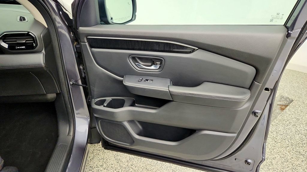 Used 2023 Honda Pilot Elite image 26