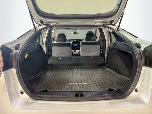 Used 2016 Toyota Prius Two image 7