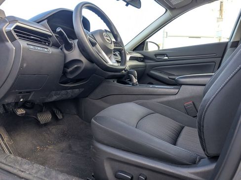 Used 2024 Nissan Altima 2.5 SV image 14