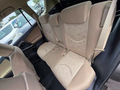 Used 2011 Toyota RAV4 2WD w/ Base L4 Extra Value Pkg image 16