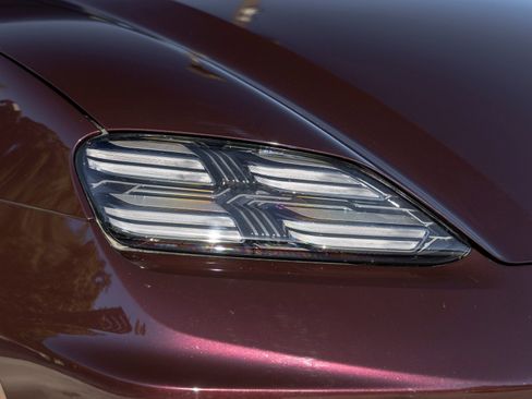 Certified 2024 Porsche Macan Turbo Electric AWD/4WD image 15