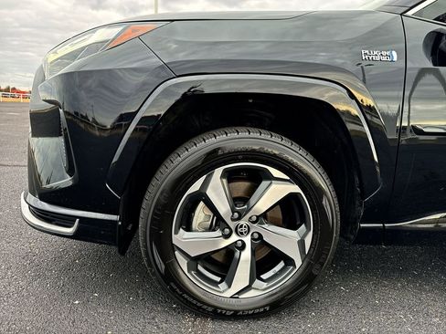 Used 2022 Toyota RAV4 SE image 10