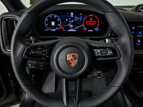 New 2025 Porsche Cayenne Coupe image 9