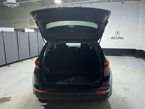 Used 2018 Kia Sportage LX w/ LX Technology Package image 19