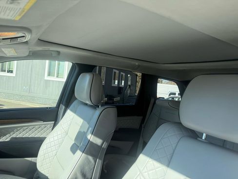 Used 2019 Jeep Grand Cherokee Summit image 10