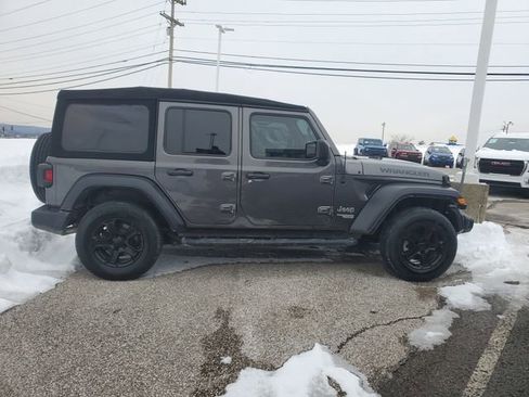 Used 2020 Jeep Wrangler Unlimited Sport S image 3