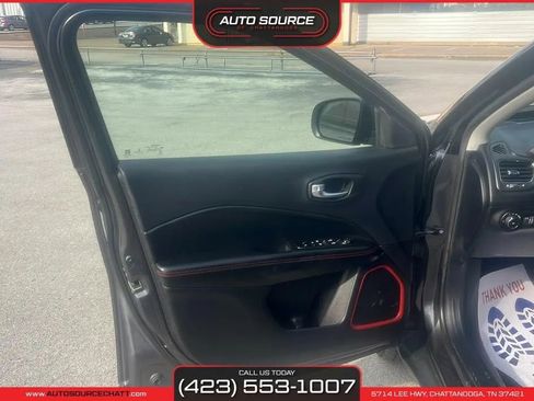 Used 2017 Jeep Compass Trailhawk w/ Navigation Group image 10