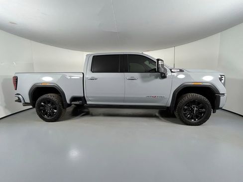 Used 2025 GMC Sierra 2500 AT4 w/ AT4 Premium Plus Package image 8