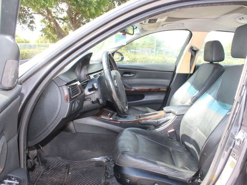 Used 2006 BMW 325i Sedan RWD image 6