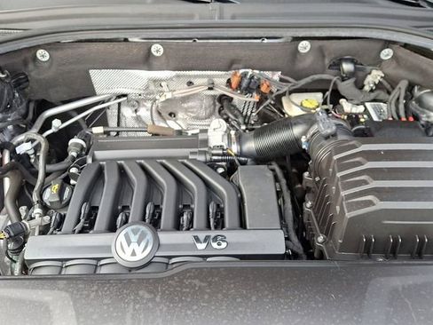 Certified 2022 Volkswagen Atlas Cross Sport SE image 29