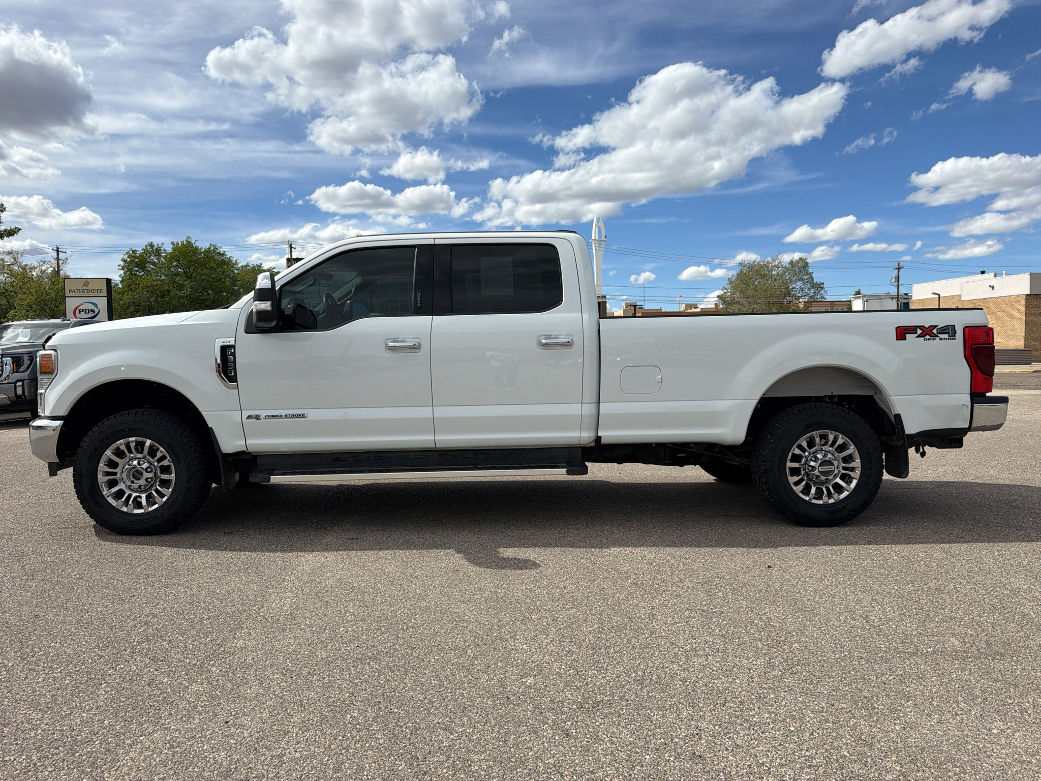 Used 2022 Ford F350 XLT w/ XLT Premium Package AWD/4WD image 2