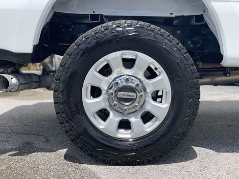 Used 2024 Ford F250 XLT w/ FX4 Off-Road Package AWD/4WD image 35