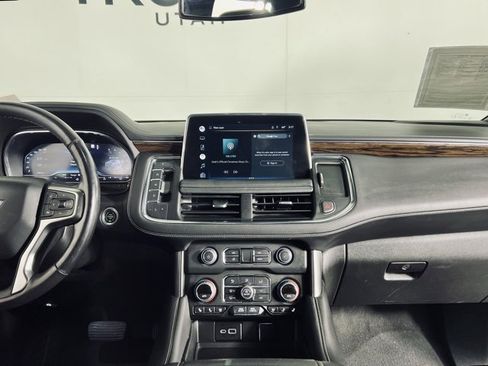 Used 2022 Chevrolet Suburban Premier image 24