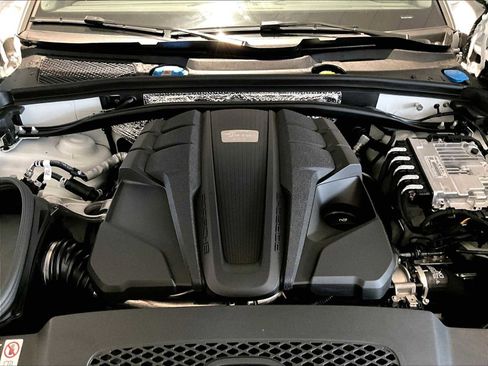 New 2026 Porsche Macan GTS image 20