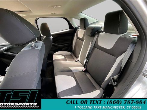 Used 2014 Ford Focus SE w/ SE Sport Package FWD image 24
