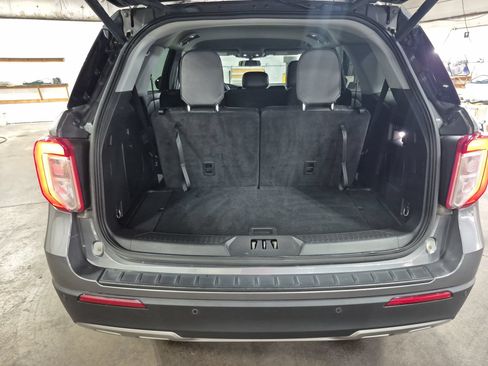 Used 2023 Ford Explorer XLT w/ Equipment Group 202A AWD/4WD image 25