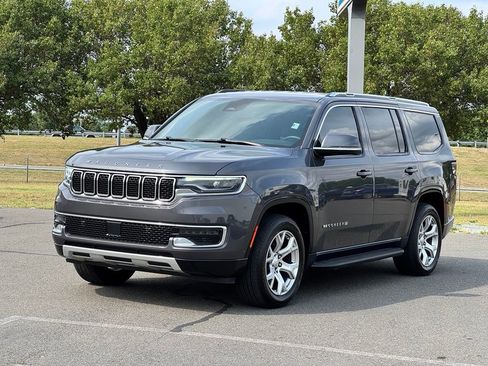 Used 2022 Jeep Wagoneer Series II AWD/4WD image 2