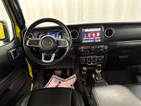 Used 2023 Jeep Wrangler Unlimited Sahara w/ Cold Weather Group AWD/4WD image 24