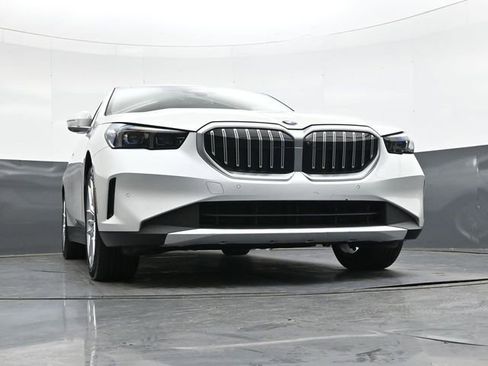 Used 2025 BMW 530i xDrive w/ Premium Package image 35