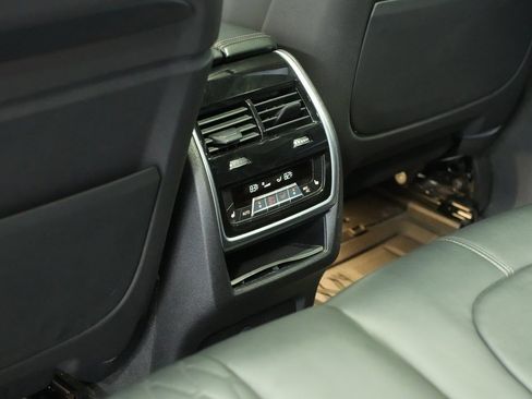 Used 2019 BMW X5 xDrive50i w/ M Sport Package image 39