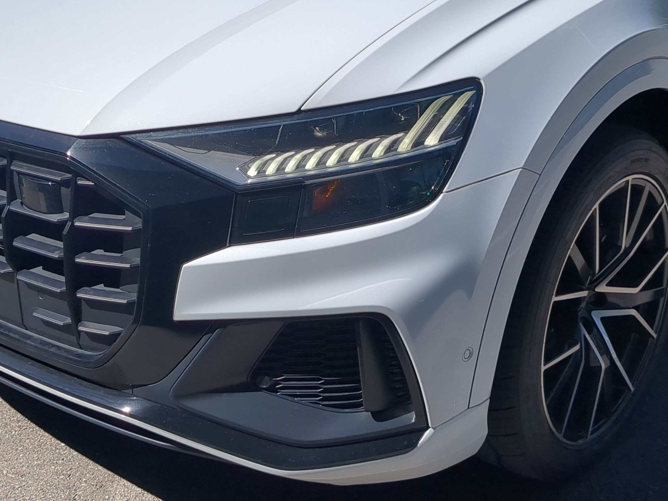 Used 2021 Audi Q8 Prestige AWD/4WD image 9