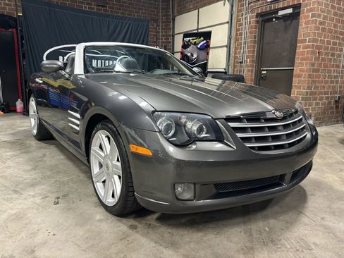 Used 2005 Chrysler Crossfire Limited RWD image 17
