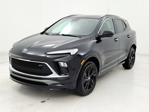 Used 2024 Buick Encore GX Sport Touring image 8