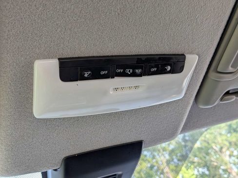 Used 2022 Nissan Kicks S FWD image 21