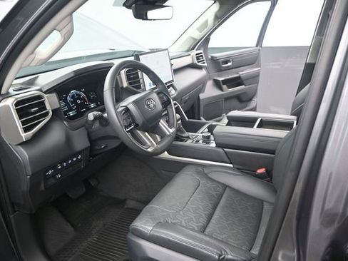 Used 2024 Toyota Tundra Limited AWD/4WD image 5