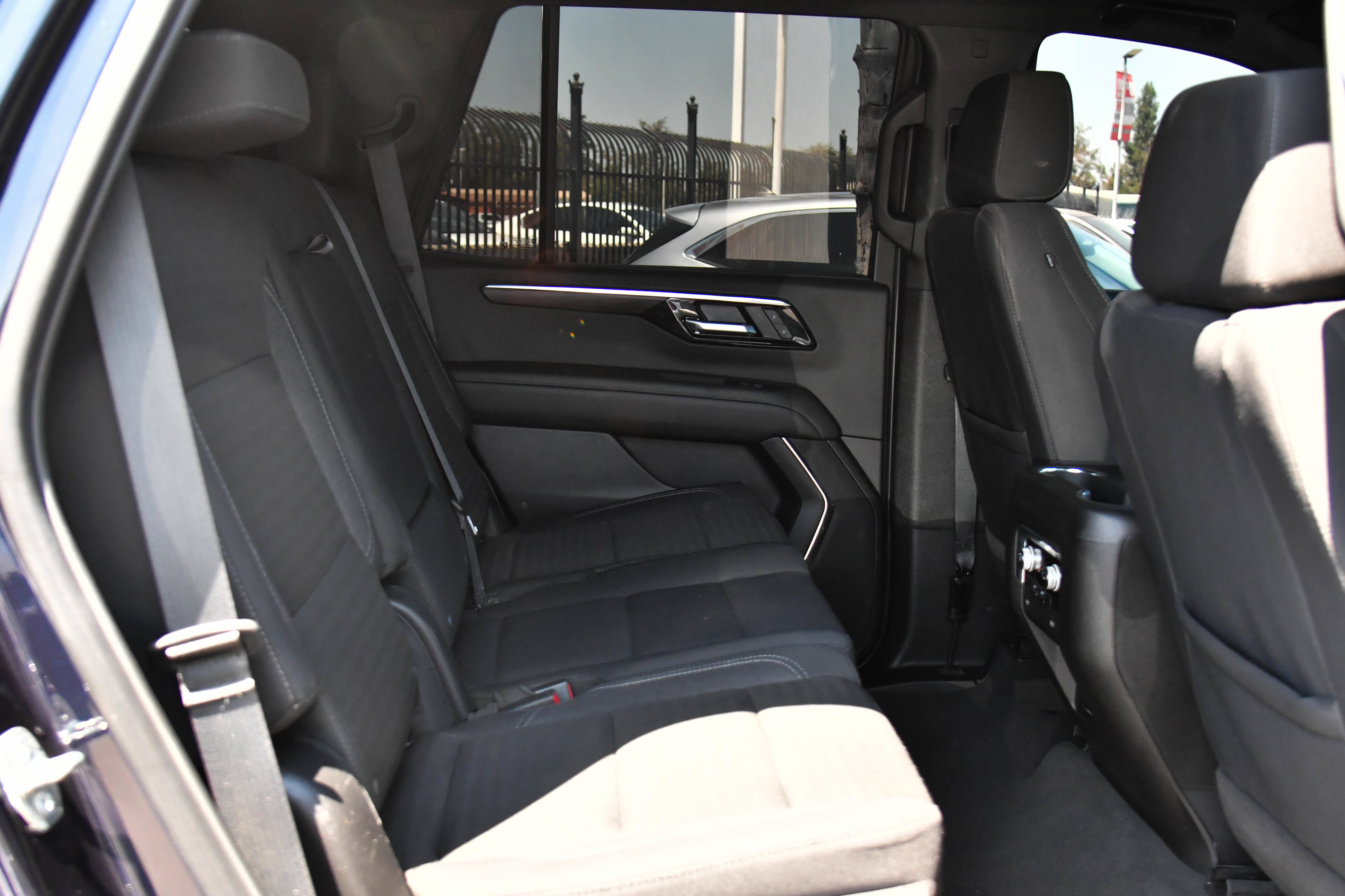 Used 2024 GMC Yukon SLE AWD/4WD image 46