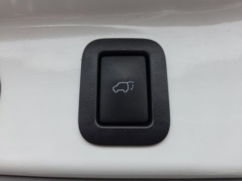 Used 2015 Toyota Highlander Plus image 8