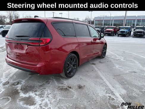 New 2026 Chrysler Pacifica Select image 5