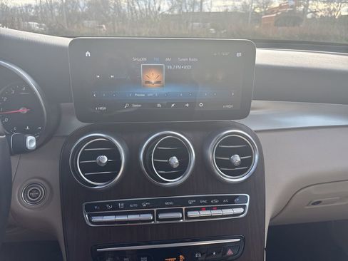 Used 2022 Mercedes-Benz GLC 300 image 18