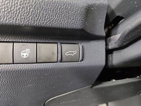 Used 2023 Toyota RAV4 XLE Premium image 29