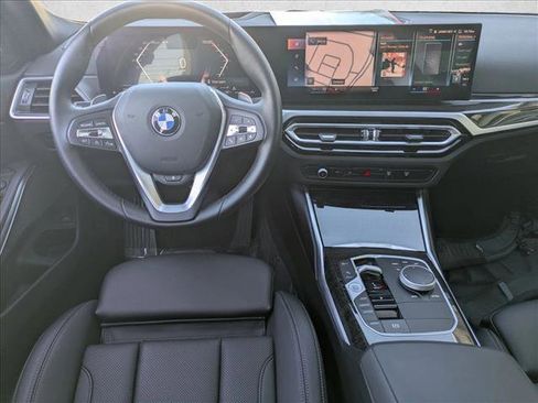 Used 2023 BMW 330i Sedan w/ Premium Package image 18