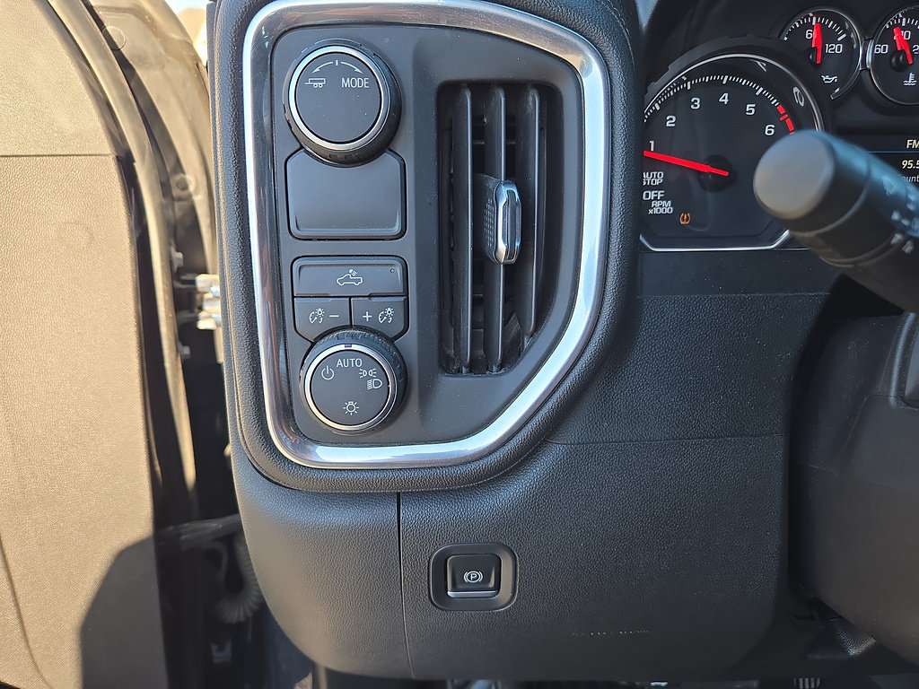 Used 2021 Chevrolet Silverado 1500 LT w/ Texas Edition Plus RWD image 23