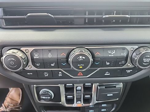New 2026 Jeep Gladiator Overland AWD/4WD image 6