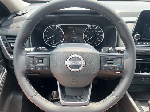 Used 2025 Nissan Rogue SV w/ SV Premium Package AWD/4WD image 15